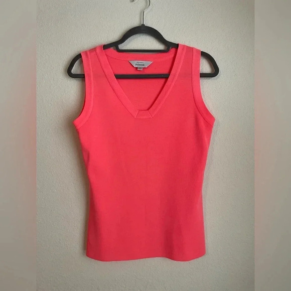 Exclusively Misook women’s acrylic neon pink square sleeveless Vneck top size XS - Picture 6 of 6